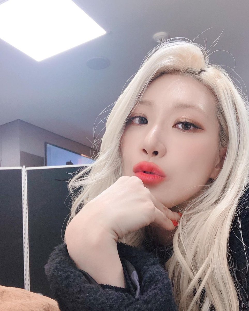 SquadBlackSwan_'s tweet photo. [📸]

Actualización de Youngheun en vía Instagram.

"Hoy fue un día muy ajetreado"

Lo hicieron increíble 🥺❤

#BLACKSWAN #BLACKSWANDebutStage #Youngheun https://t.co/sCHhhI8nip