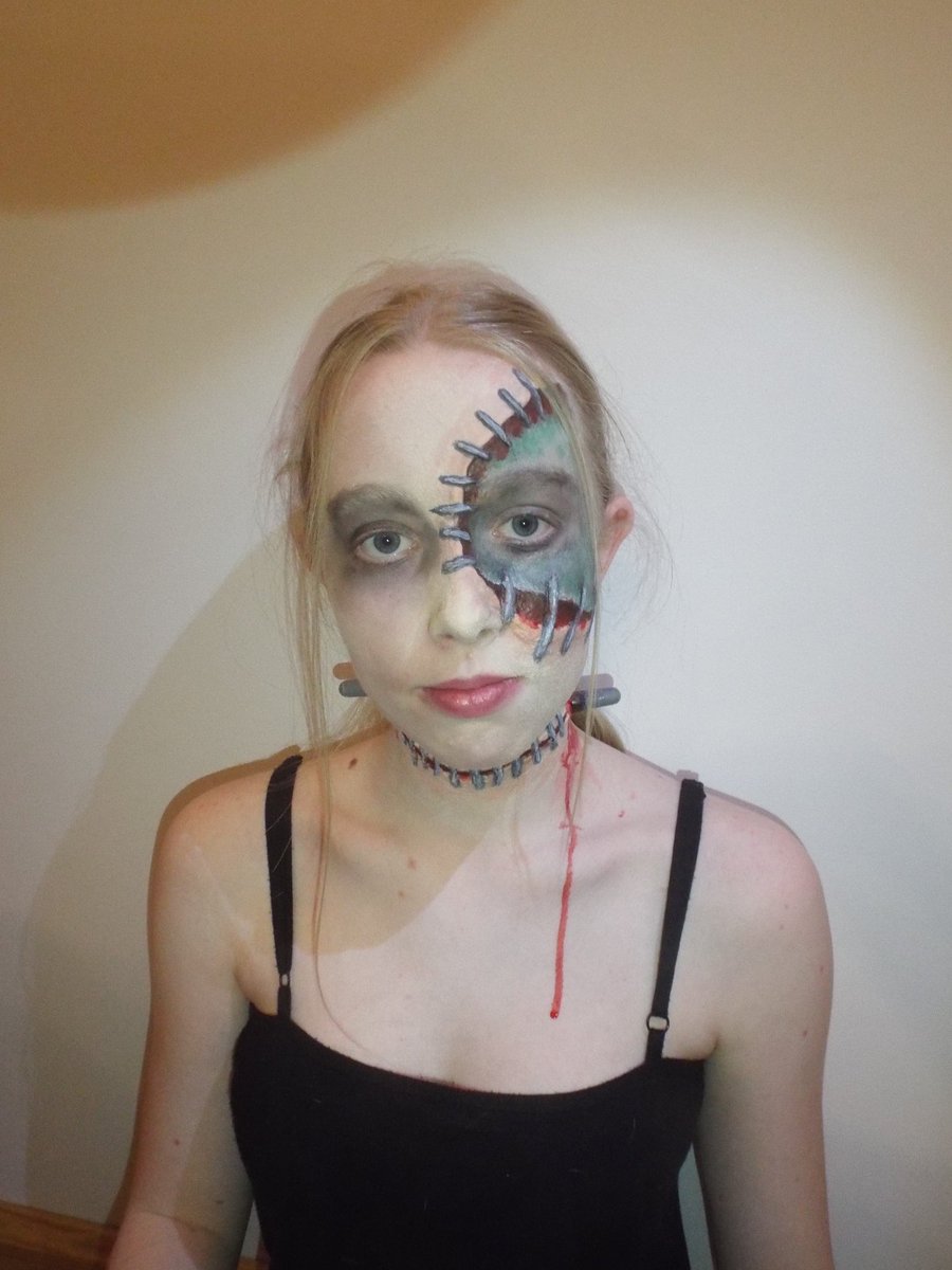 lottiedyer_'s tweet image. Me n the frankenweenies :) @LiamPayne @abbyrartistry 
#LPCostumeComp #LPMakeUpComp