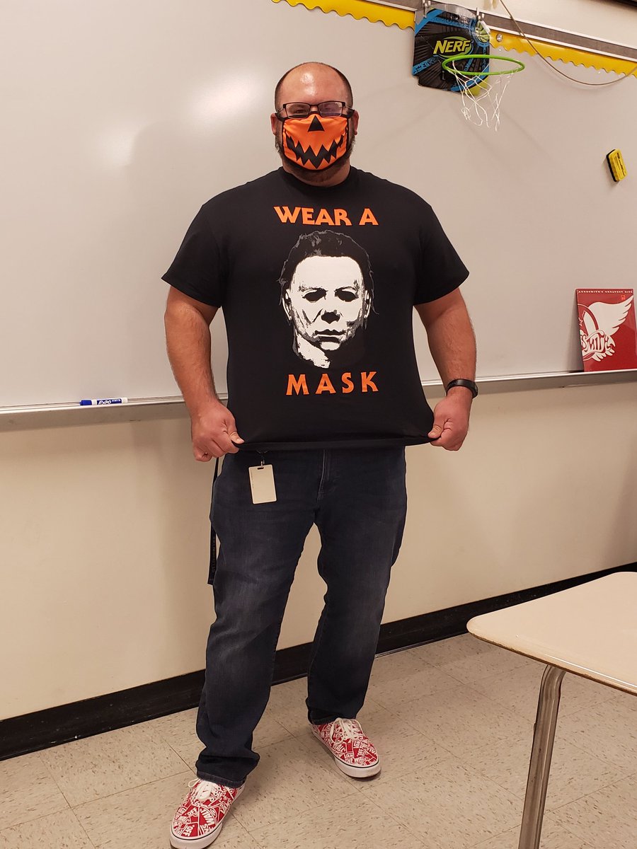 CoachZinck's tweet photo. Just giving our @PCHSDragons a friendly reminder to "wear a mask" #dragonpride #belikemike https://t.co/vmDyzYqXCf