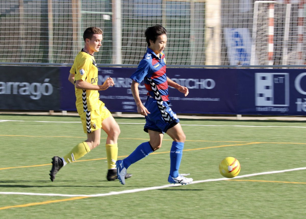 sommaresmefc's tweet photo. ❗️EP! Que demà debuta el #juvenilasso!! 💥🙌🏽
⚽️ Damm 🆚 Llagostera
🏆 1a jornada Lliga Nacional
🏟 Municipal d’Horta
⌚️ 12:00
🚫 A porta tancada
Som-hi equip!!! 🔵🔴🔵🔴 https://t.co/HBPPgcoTKq