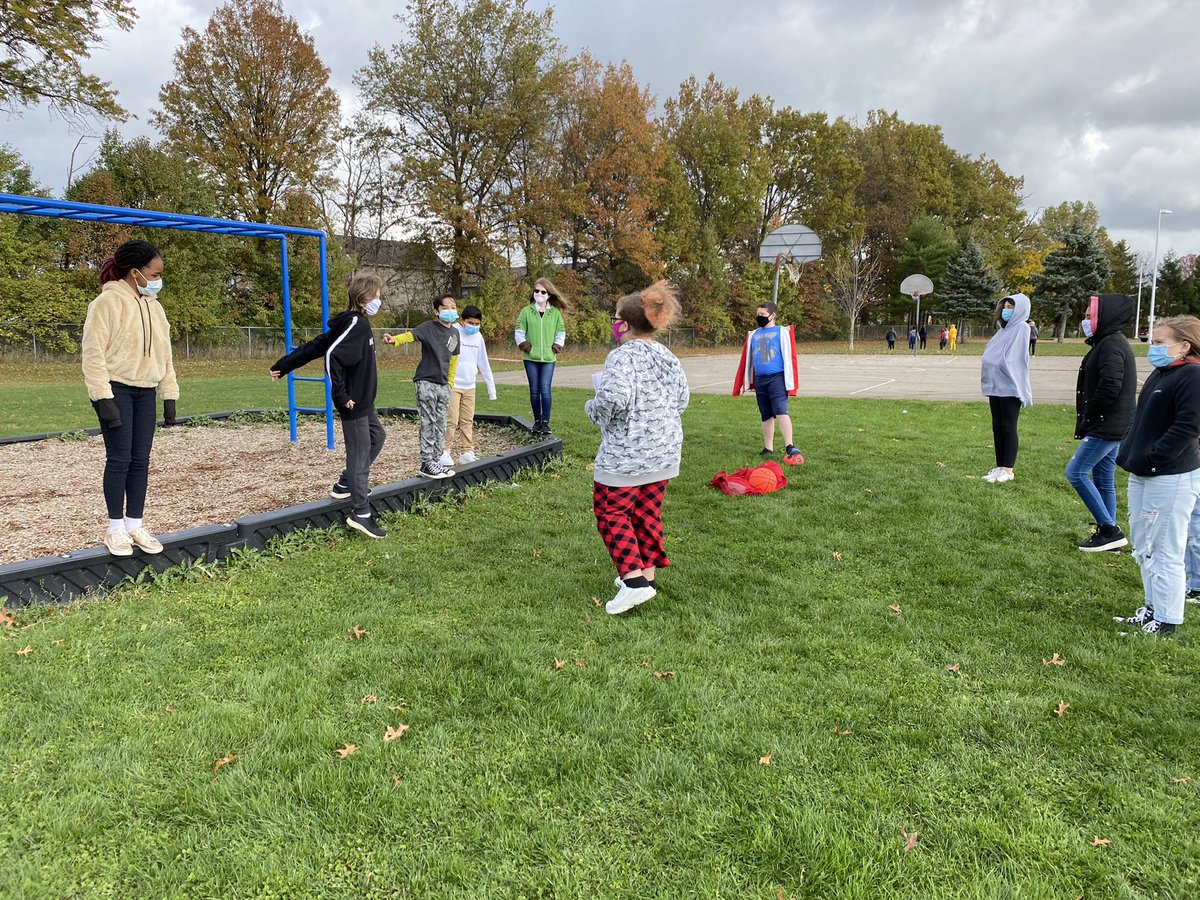 After an in-class introduction about the voting process and the electoral college, my homeroom randomly decided to hold a moderated debate at recess for class president. ❤️🥰 #voting #socialstudies #creativeplay <a href="/wcsdistrict/">Worthington Schools</a>