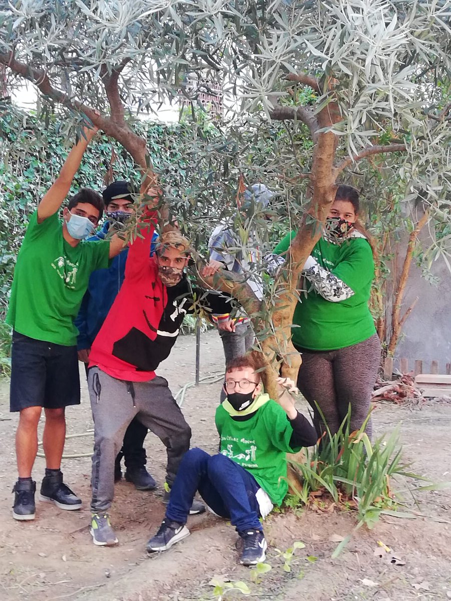 FEP NS Montserrat EE (@eensmontserrat) on Twitter photo Des de l'escola <a href="/EENSMONTSERRAT/">FEP NS Montserrat EE</a> acceptem el repte d'#escolessostenibles amb aquestes #abraçadessostenibles per celebrar els #20anysescolessostenibles #Reptes20anys i proposem el repte a <a href="/escolaSantMedir/">Escola FEP Sant Medir</a> @col_alfageme <a href="/E_EnricGranados/">Escola Enric Granados</a> @StRamonNonat <a href="/escolesFEP/">Fundació Escoles Parroquials</a> <a href="/eco_fep/">EcoFEP</a> Des de l'escola <a href="/EENSMONTSERRAT/">FEP NS Montserrat EE</a> acceptem el repte d'#escolessostenibles amb aquestes #abraçadessostenibles per celebrar els #20anysescolessostenibles #Reptes20anys i proposem el repte a <a href="/escolaSantMedir/">Escola FEP Sant Medir</a> @col_alfageme <a href="/E_EnricGranados/">Escola Enric Granados</a> @StRamonNonat <a href="/escolesFEP/">Fundació Escoles Parroquials</a> <a href="/eco_fep/">EcoFEP</a>
