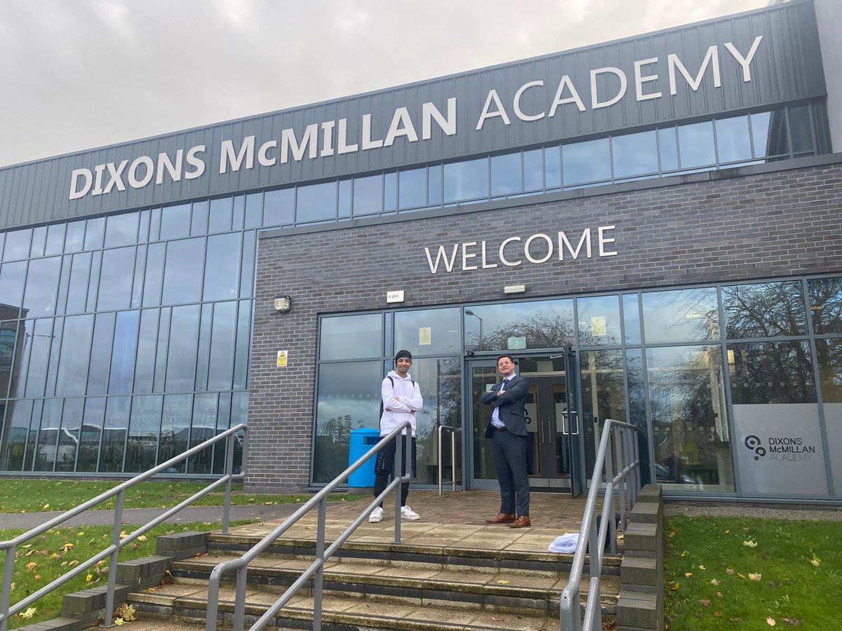 dixonsma_2022's tweet photo. Big names in the Class of 2022   meet to discuss the good old days of Year 11 #BestNever https://t.co/Ypdj3gcho6