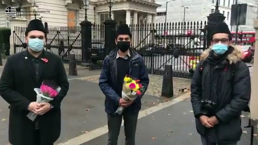AhmadiyyaDE's tweet photo. @Volker_Beck @aimanMazyek @der_zmd @KRMuslime @DITIBkoln @igmgorg Lieber Herr Beck,

es ist uns natürlich eine Freude, dass Sie Ihr Interesse an unserer Gemeindearbeit öffentlich kundgetan haben.

Gerne teilen wir in diesem Sinne einen kleinen Auszug an Bildern mit Ihnen, die verdeutlichen, wo wir Ahmadi-Muslime mit dem Mitgefühl für die... https://t.co/xYAuXXgTL6