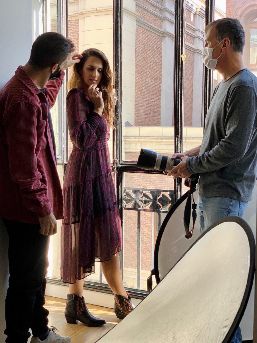 Hoy ha sido muy especial✨
Photographe #javiersalas 
Hair &amp; Makeup <a href="/mateo/">mateo</a>.makeup 
Stylist @galleryroomc 
...Ya queda menos