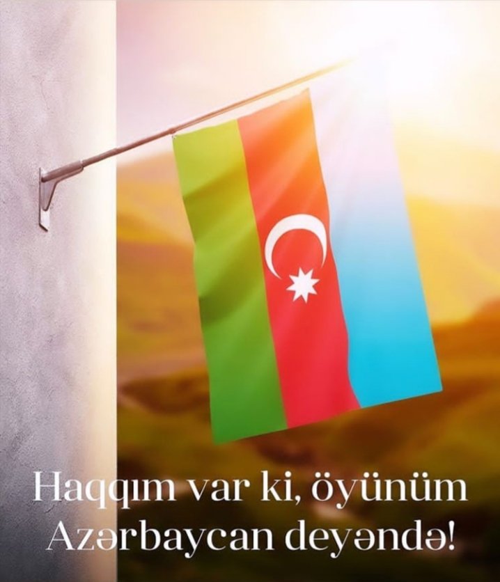Bayram mənliyimdir, bayraq kimliyim,
Bayraq öz yurduma öz hakimliyim.
Daim ucalasan! Savaş günündə
Əsgər silahıyla səni tən görüm.
Yalnış zəfər çalmış şəhid önündə Səni alqış üçün əkilən görüm###birkereyükselenbayraqbirdahaenmez#odlaryurdu#igidlermeskeni🇦🇿🇦🇿🇦🇿💪