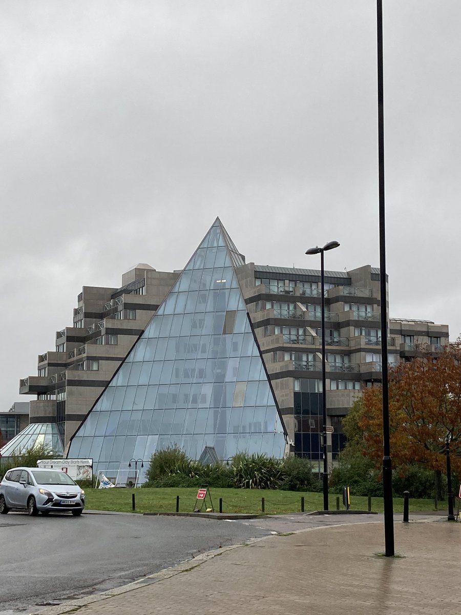 sotonbuildings's tweet photo. When beloved peace keeper Gandhi arrived in England for his university studies in 1888 he landed in Southampton. Such a shame that this architectural achievement wasn’t here to greet him. We hope he enjoyed his time in England regardless! #equality https://t.co/zn8UOLHiuR