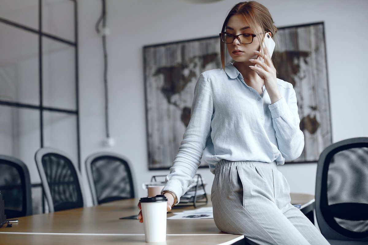 İş hayatında kadınların olması, herşeyden önce psikolojik ortamın dengesini sağlamaktadır..
#işhayatı #ishayati #işhayatındakadın #işkadınları #işkadını #iskadini #iş #kadin