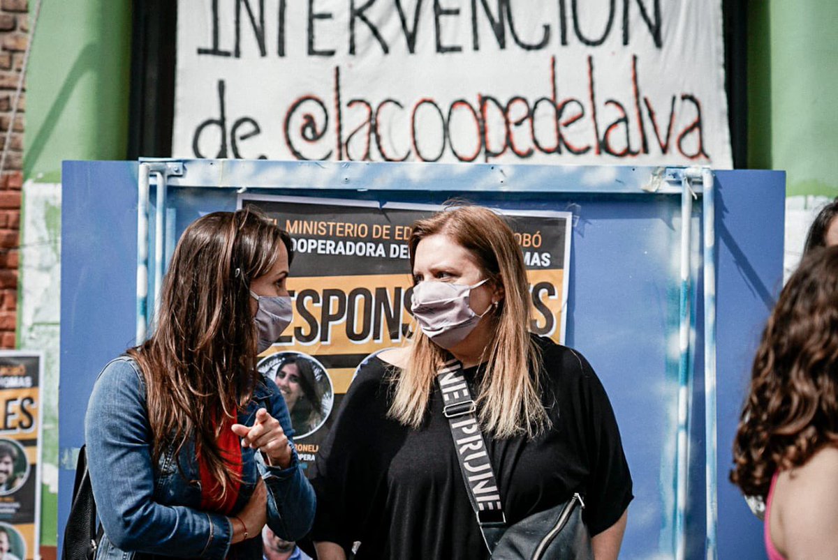 Maru_Bielli's tweet photo. La cooperadora del Álvarez Thomas es ejemplo de construcción y participación de las familias en la educación pública. Así logró entre otras cosas, que la justicia apoye su lucha por la pileta.

¿Adivinen qué hizo Larreta? La intervino. 

La escuela ES con @lacoopedelalva adentro. https://t.co/v7IwMKG9fM