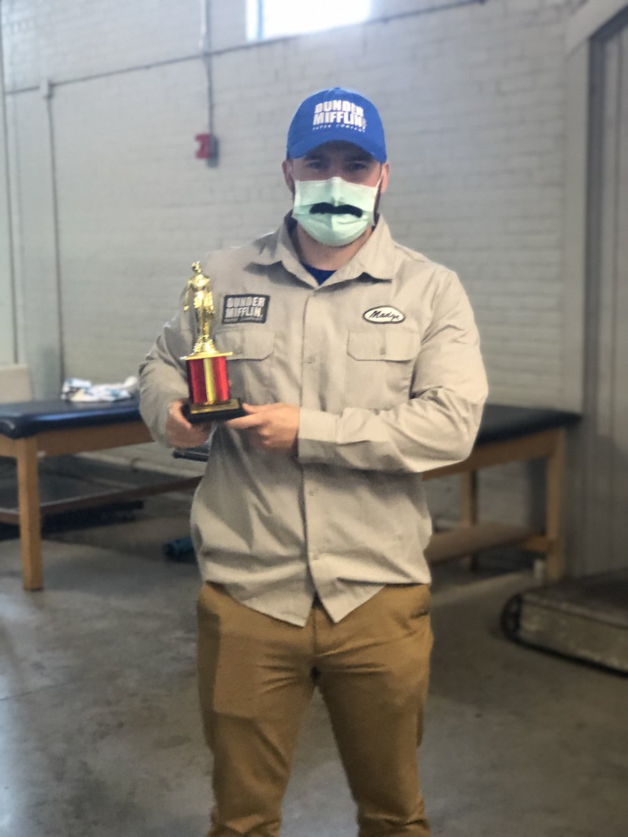 DrakeSportsMed's tweet photo. The winner of the Drake Sports Medicine costume contest!!! #trickortreat Any office fans out there?? @vereen_andrew https://t.co/hSxrjSkrnR