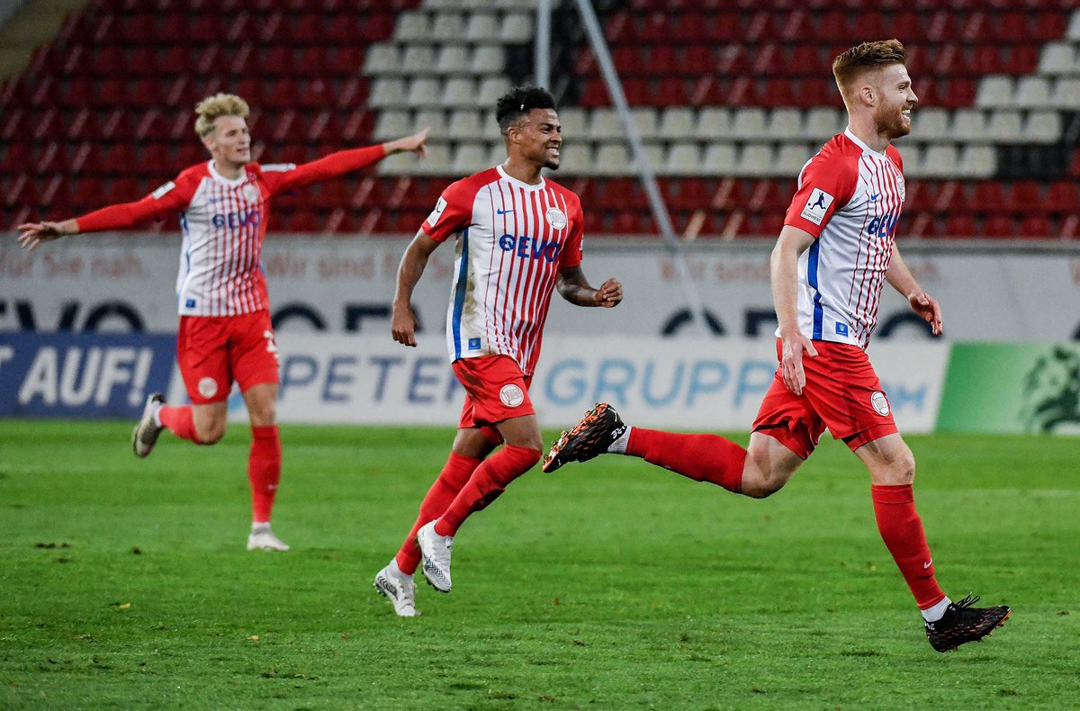 OFC_offiziell's tweet photo. Schlusspfiff auf dem Bieberer Berg! Mit 4:0 gewinnt der OFC gegen den TSV Schott Mainz. 🔴⚪️ #OFCTSVS #kultsindwir #nurderOFC https://t.co/9f1wKCfJdN