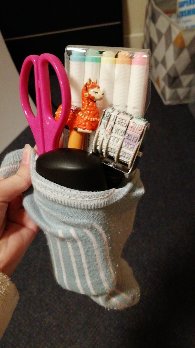 LingLing__dT_Tb's tweet photo. New pencil case #taskmasterwgu https://t.co/R0srSqboG5