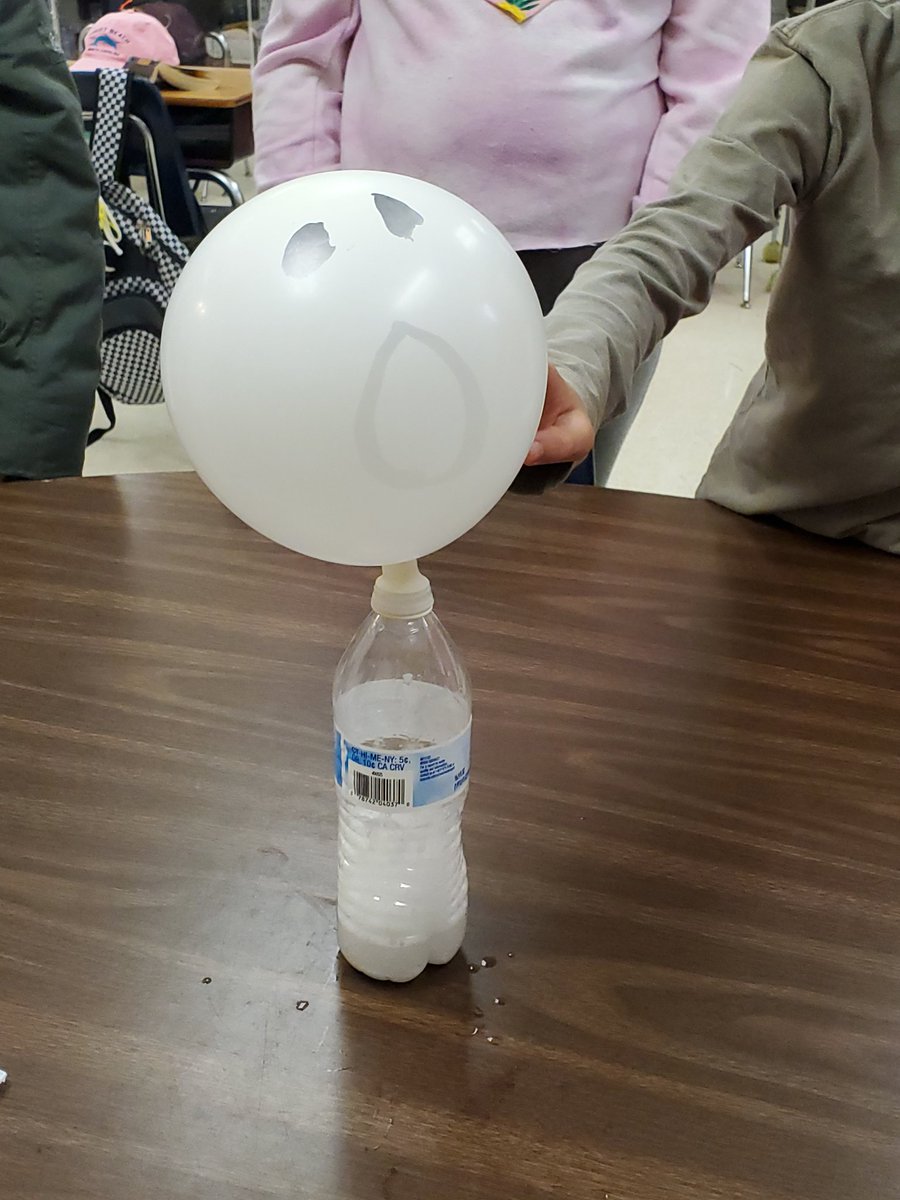 kanteach's tweet photo. Fun way to end our science unit on matter and mixtures. #learningisfun #OneTeamOneMissionOneRockHill https://t.co/fRENFvYDG5