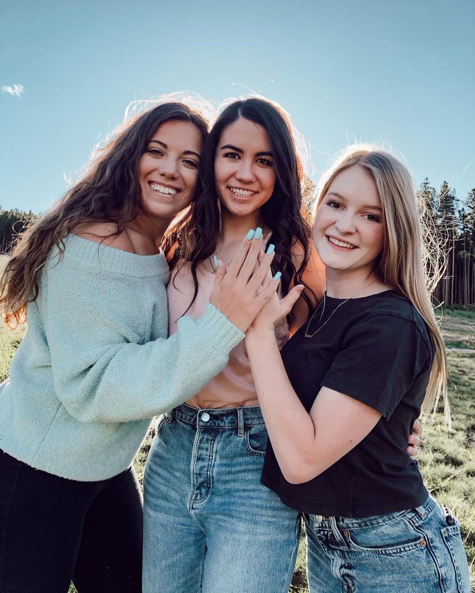AlphaPhiIntl's tweet photo. 𝙿𝚘𝚜𝚒𝚝𝚒𝚟𝚎 𝚖𝚒𝚗𝚍, 𝚙𝚘𝚜𝚒𝚝𝚒𝚟𝚎 𝚟𝚒𝚋𝚎𝚜 🌈✨

Leave a positive comment for a sister below 👇 https://t.co/QAN4ciHqI6