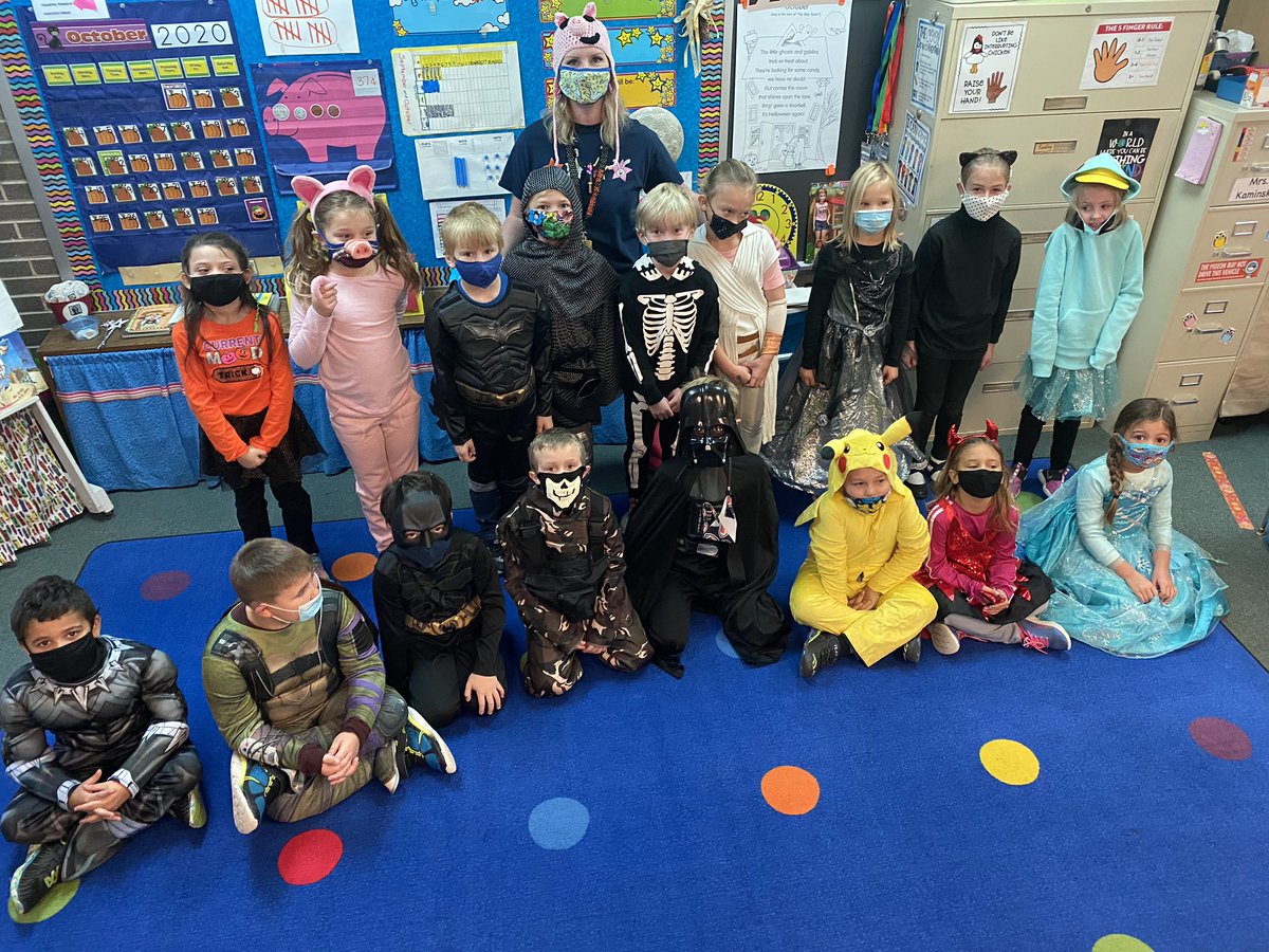 MrsKaminski1's tweet photo. Happy Halloween! 🎃 https://t.co/Sj9k3cezrR