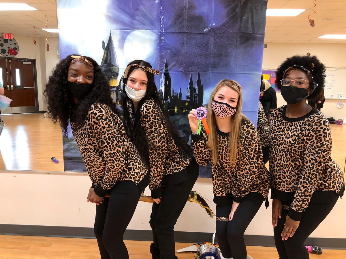 struttersroyals's tweet photo. Strutter Halloween party and dance battle! 

Part 2 https://t.co/EQZbDOxqFq
