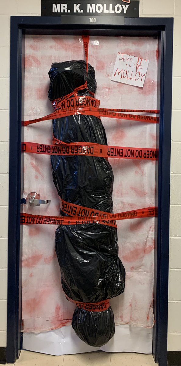 MmeOakley's tweet photo. Here are today’s homeroom winners of the Halloween Door Decorating Contest @SPJHPythons ~ 9-5, 8-5 &amp; 7-6 ~ Check them out 👀 
@MrKJMolloy @beth_hubley https://t.co/wvyASA4AiU