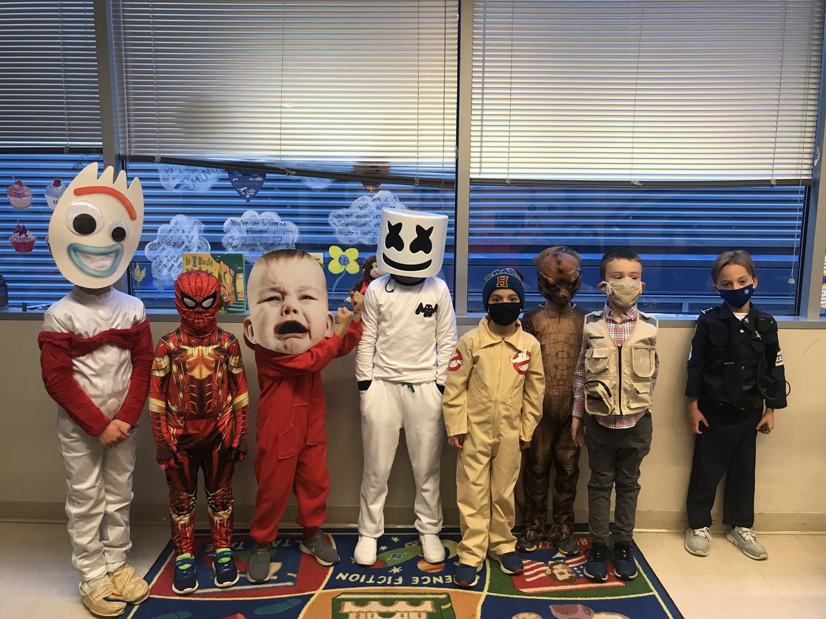 BISCLPYear3's tweet photo. #graciousgorillas had such wonderful costumes! #halloween #bisclp #costumes https://t.co/pWOctrJHlx