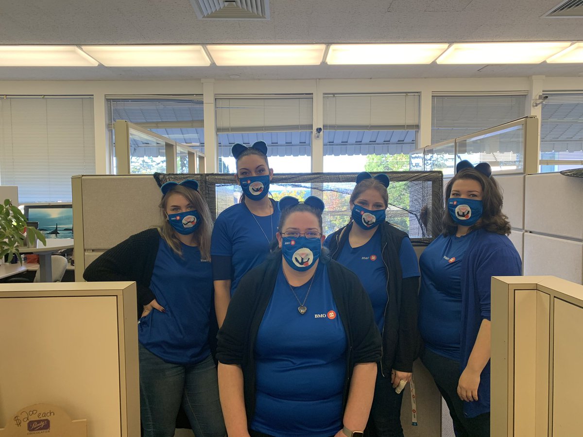 Happy Halloween from BMO Powell River branch! 

Aren’t we just a-bear-able? 🐻🎃👻☠️💙😂