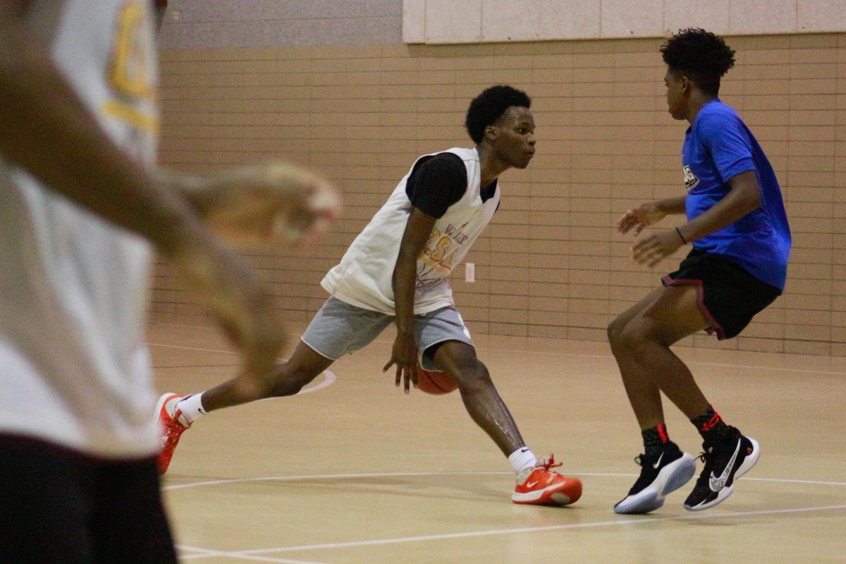 daves_joint's tweet photo. A player worth watching for college coaches to look at is Reggie Hudson, a postgraduate player at @OSLBasketball, who is a potent scorer. https://t.co/GiNZaJ0doU