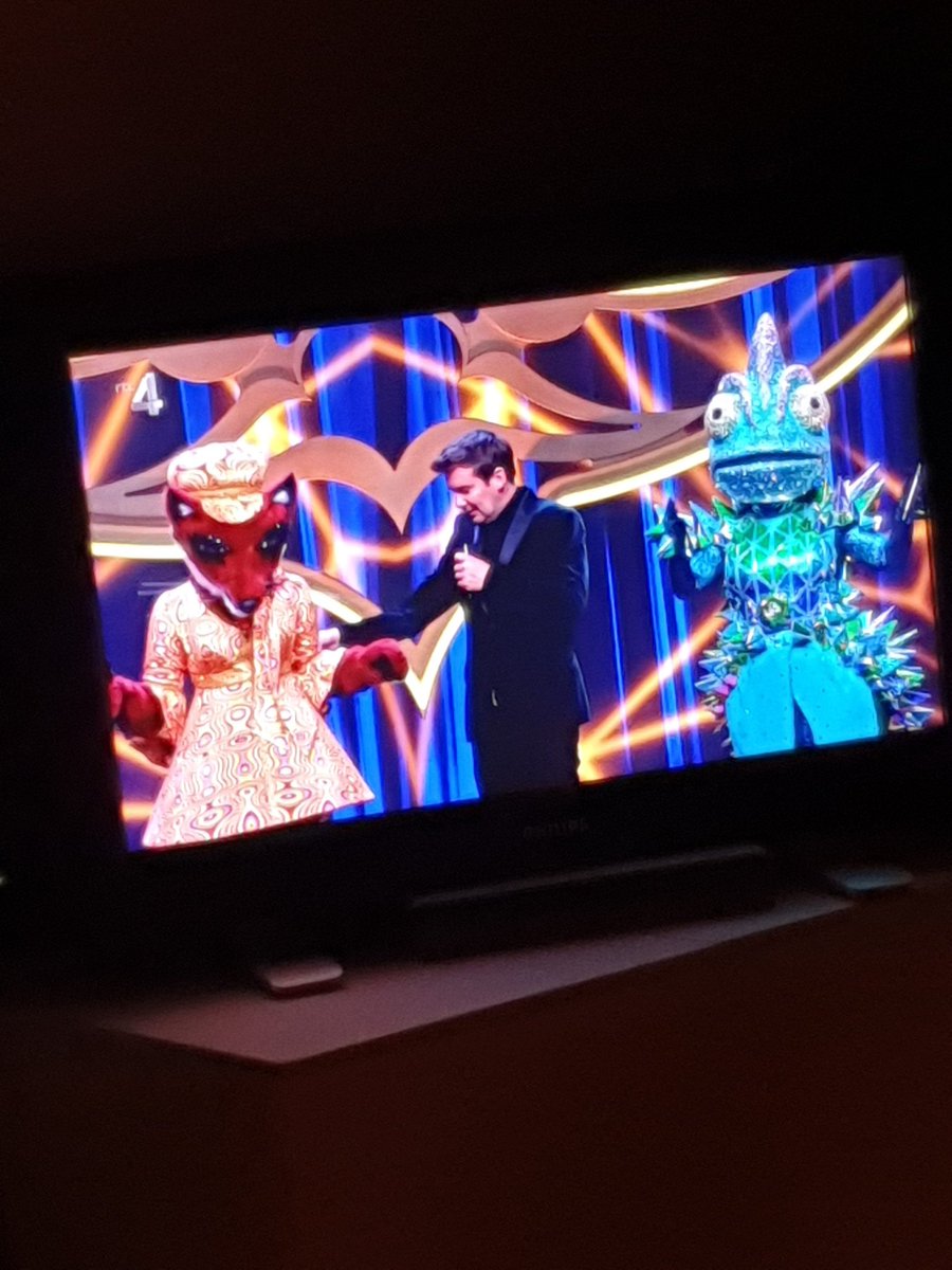 JolandaDaThesta's tweet photo. #Kamelion is @evasimons #hanenkam #adameva #MaskedSinger https://t.co/vmvMnF1Ux2