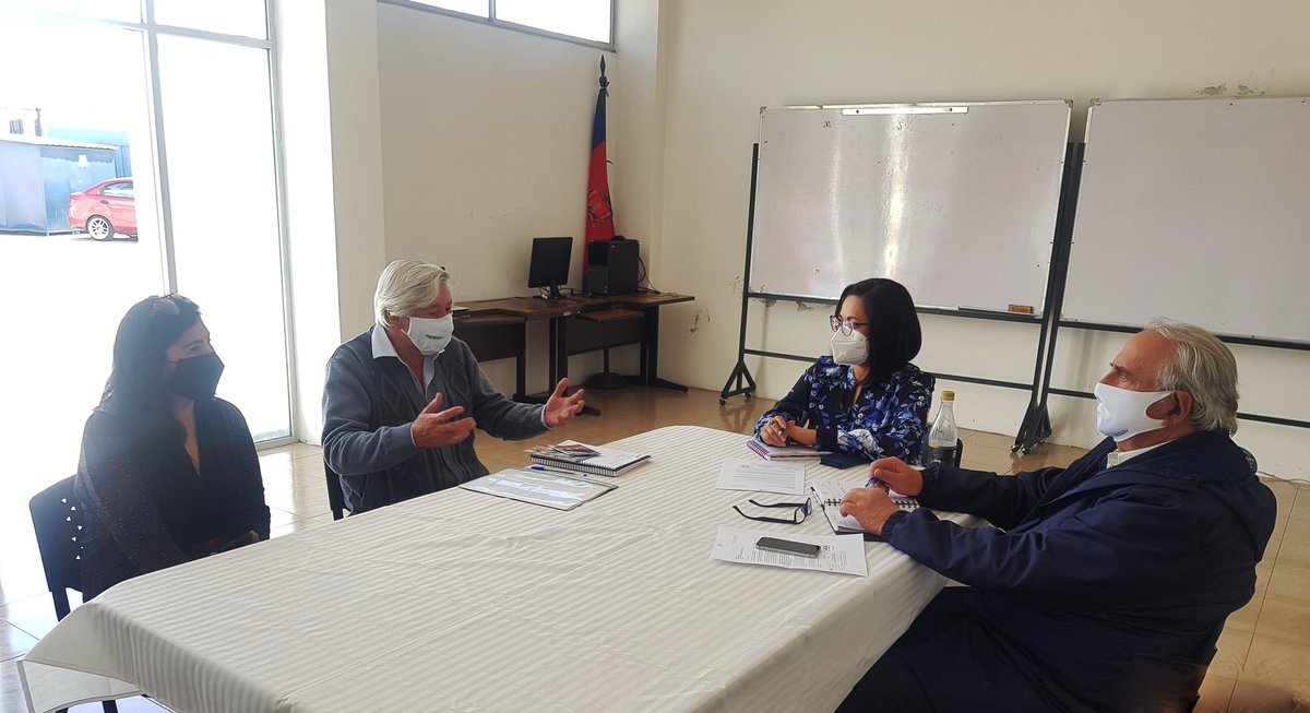 CastilloAlexEc's tweet photo. Esta tarde el MMQ-EP recibió a la Organización comunitaria sin fines de lucro INEPE, para continuar trabajando en el desarrollo del proyecto de elaboración de compost y bocashi, que es materia orgánica para la recuperación y enriquecimiento del suelo 
#TrabajandoJuntos https://t.co/4pSMT2kgLT