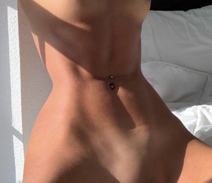 Serving face + body https://t.co/fYv2gXUq3N