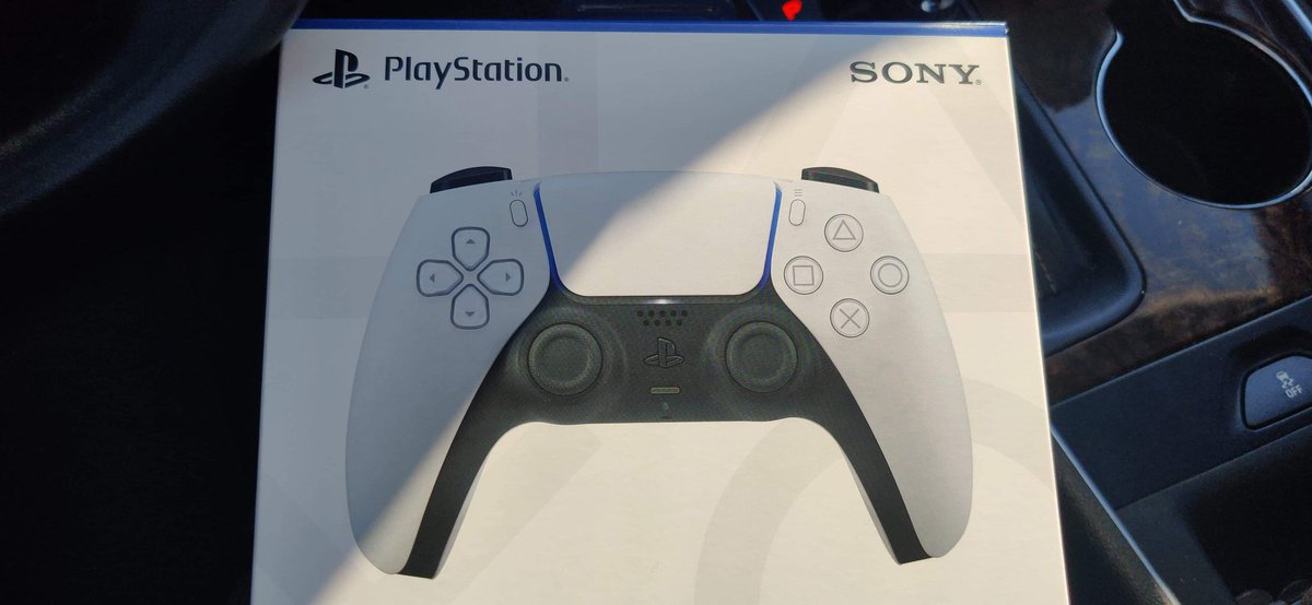 DarkAngel1010_'s tweet photo. #PS5 awaits me! https://t.co/uLjBpkQwle