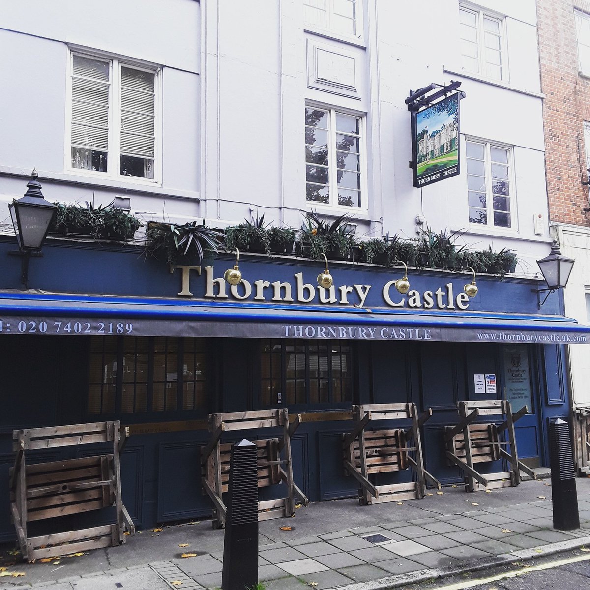 LondonersLondon's tweet photo. My 203rd #LondonersLondon tip for #Marylebone - @theTCmarylebone 294 #EnfordStreet was originally licensed in 1858 &amp; rebuilt in 1938. Small Wood panelled #pub with a range of 6 well kept #Ales which have included @tringbrewery's excellent #SidePocket. #LetsGuide #UniquelyLondon https://t.co/l4sEcEWGo8
