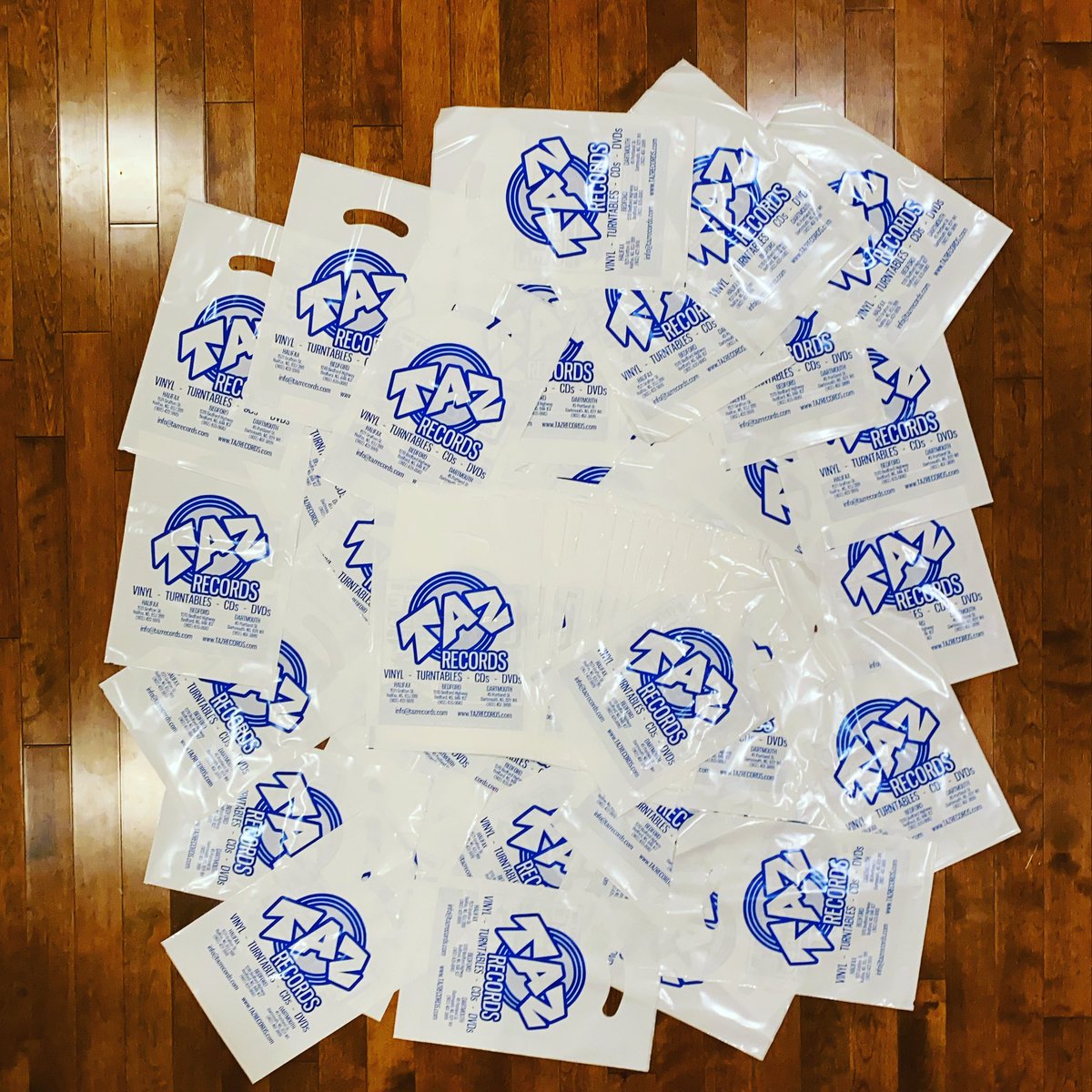 Top quality doggy poo poo bags now in stock 💩(formerly known as our CD bags). And they are FREE! Tag a pet owner who wants to pick up their beloved critter’s offerings in style 🐶
#freeswag #nojoke #topdog