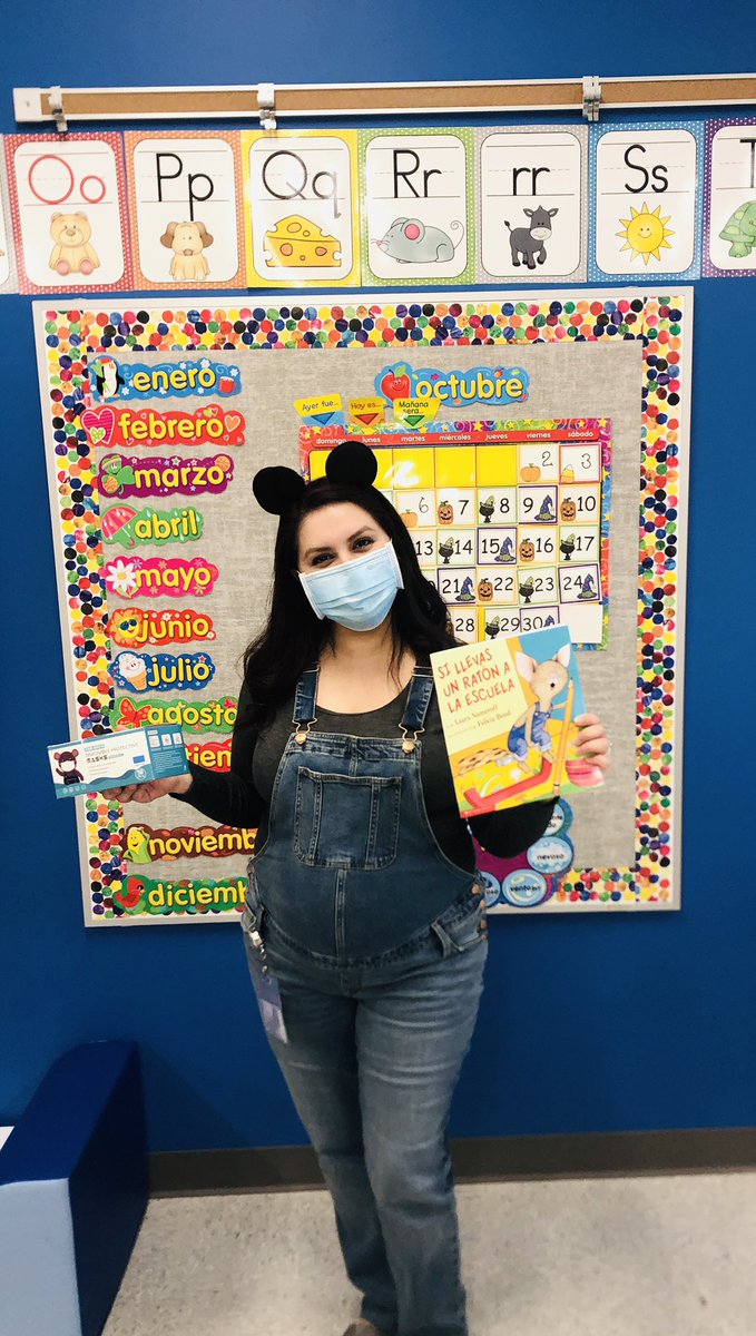 MrsMedellin_'s tweet photo. “Si llevas un ratón a la escuela.” #edicion2020 @Mitchell_Elem https://t.co/zMrKSAyXB9