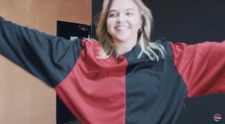 Hevy18475998's tweet photo. Eu chorei vendo, já assisti várias vezes pra ver se era verdade que não era um sonho. Obrigado Now United eu precisava disso.
#JOALINISBACK #JOALINA #joalin #joalinemdubai #NowUnited @NowUnitedMusic @joalin
I LOVE YOU SO MUCH 🇫🇮🇫🇮🇫🇮🇫🇮 https://t.co/aO8a7Oi0nG