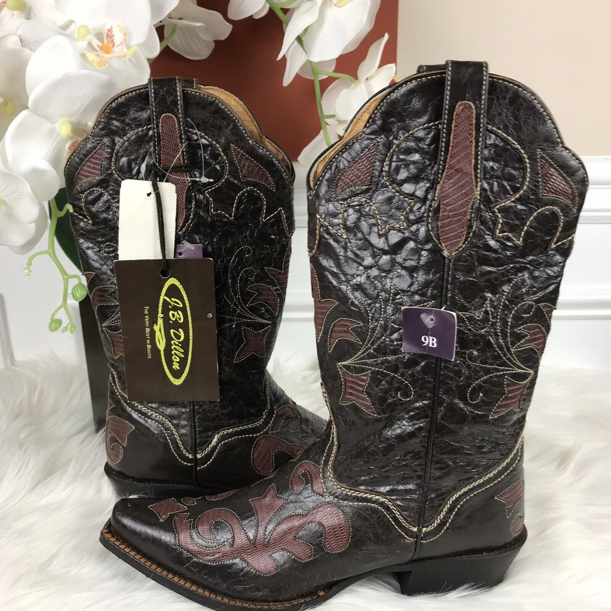 MissPineapple14's tweet photo. Wearing these everywhere! #boots #madeforwalking #fallfashion https://t.co/IchmwtcBBX https://t.co/ugVYJwn1Nq