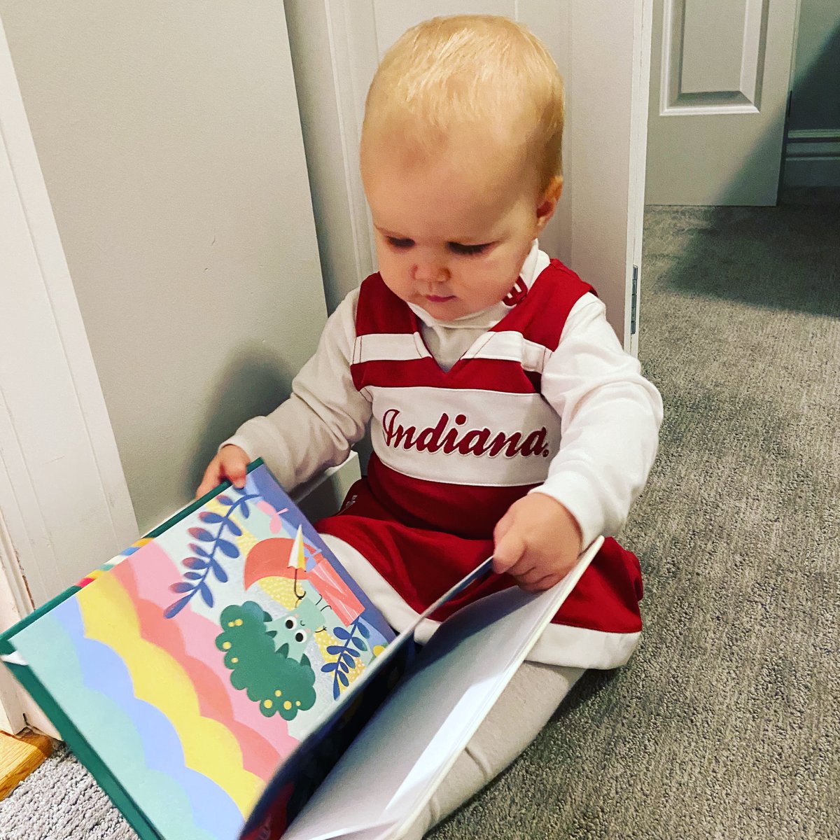 JSArmstrong_LIT's tweet photo. I love seeing pictures of kids reading about Broccoli Rob! Eloise especially loves all the colorful illustrations of Rob and his friends. Thanks @Julie_hesch for the pic!  #childrensbooks #kidsbooks #books #illustration #picturebooks #childrensbookillustration #booksforkids https://t.co/SNTR95DaEv
