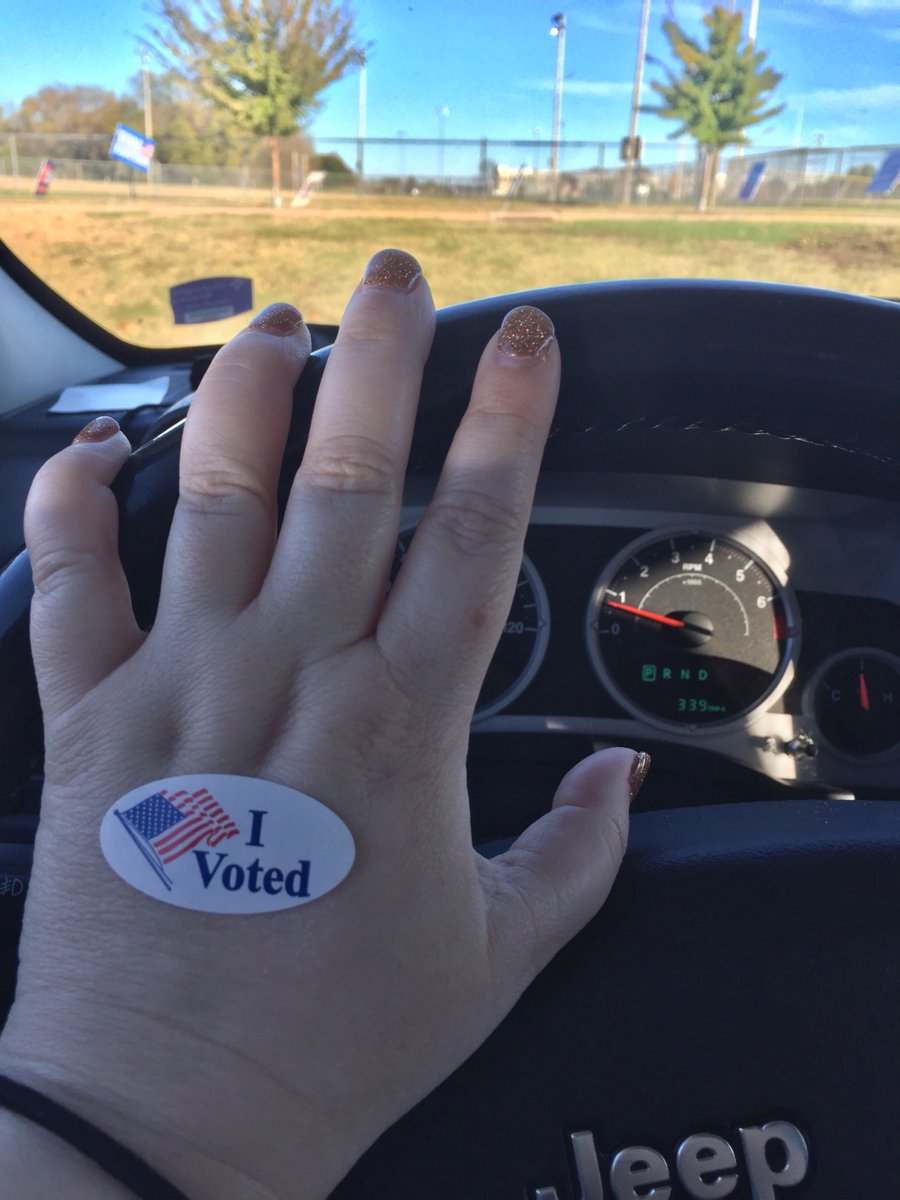 afton_dee's tweet image. Is it over yet? 😅🙈

#VoteEarly2020 #VoteForDecency #VoteForKindness #VoteForCompassion