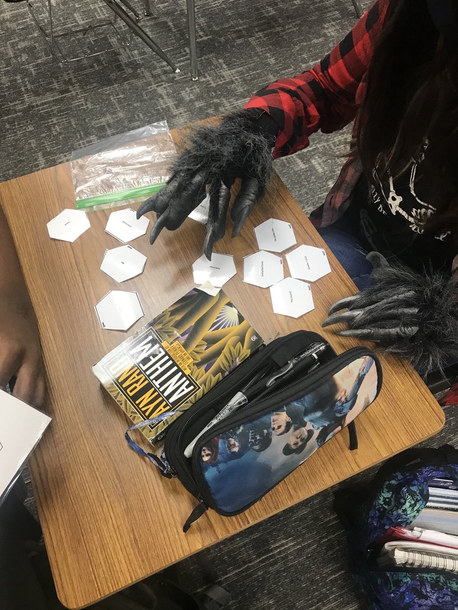 Even werewolves like to work with hexagonal thinking. ⁦<a href="/LybargerK/">Kim Lybarger</a>⁩ ⁦@GStewartkooper⁩ #CheerfulCovidClass