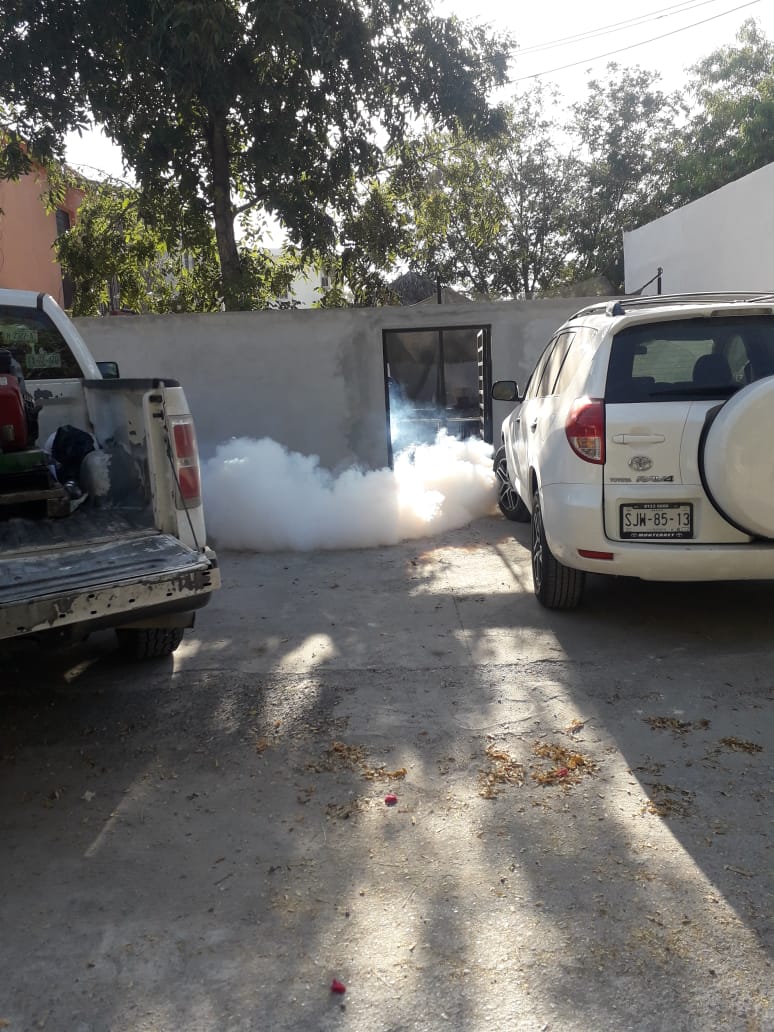 JS04COAH's tweet photo. Semana Nacional Dengue 2020, intensificamos las Acciones de prevencion y control de Dengue #termonebulizacion en el municipio de Frontera, colonia Magisterial @CoahuilaSS https://t.co/xjXm5KhLjp