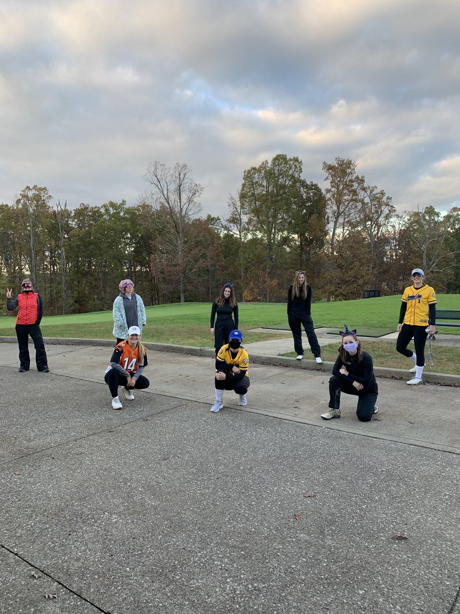 MSUEaglesWGolf's tweet photo. A few pics from today’s Halloween 4-club challenge. Low scores, fun times and great costumes! 🦅 https://t.co/HkJ4em8QA0
