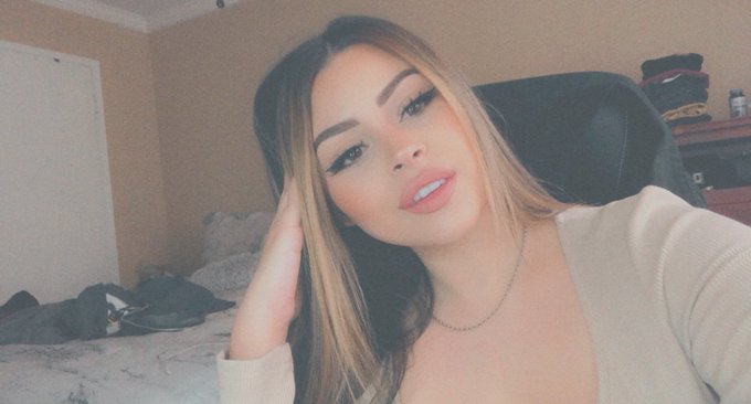 IM AWAKE DURING THE DAY TIME?! https://t.co/uXT1EDJPgF https://t.co/lFiobzxrcK