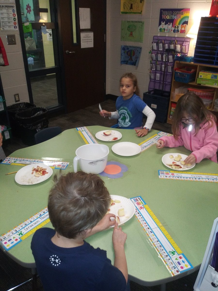 Cutting the apples
#EGETakesFlight