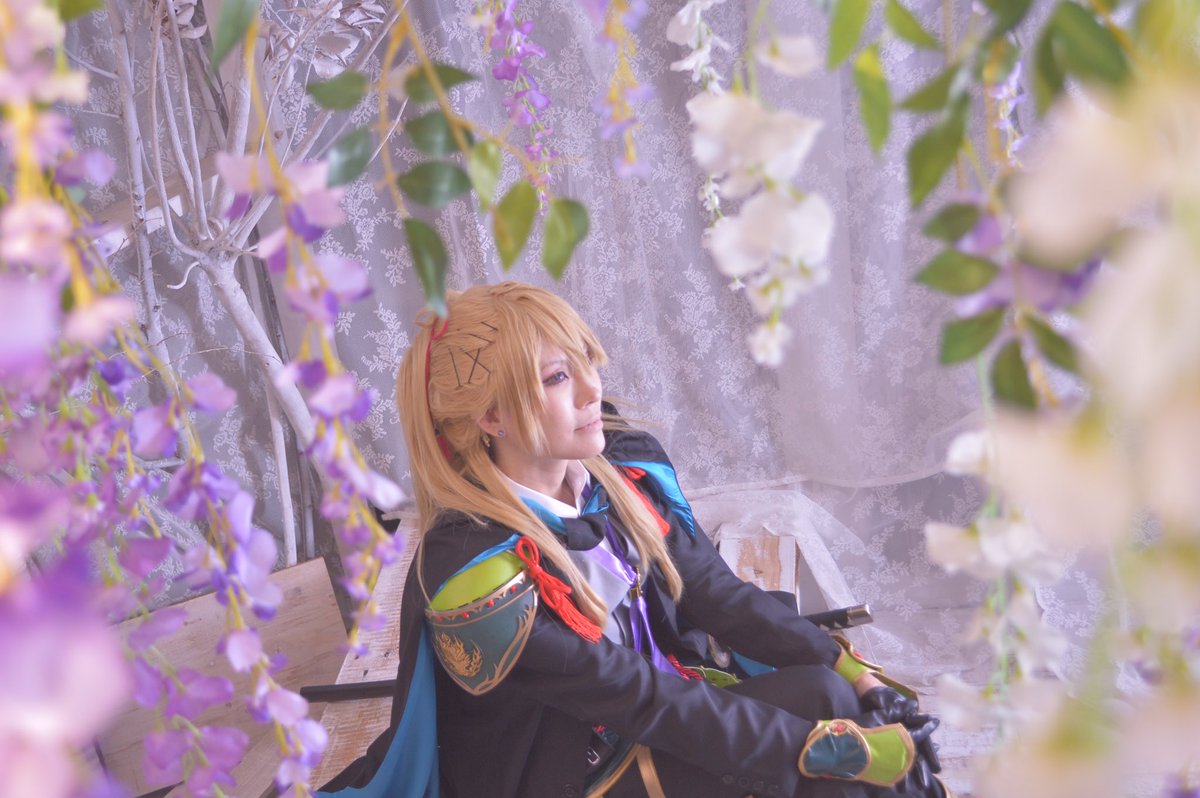 junotachi's tweet photo. 【Cosplay】刀剣/小竜
俺は、いま違う季節の時空に旅に出ていて、今年は直接逢えないけど、
せっかくだからハロウィンのお祝いでもしようか🎃🐉
―――
この時期に藤棚なんだが(笑)
良いお写真なので🌸
photograph:はっさくさん@yatsuka_839
#新しいプロフィール画像
#junonalbum https://t.co/B22Vnd6CmG