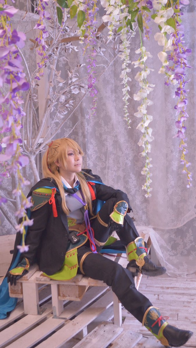 junotachi's tweet photo. 【Cosplay】刀剣/小竜
俺は、いま違う季節の時空に旅に出ていて、今年は直接逢えないけど、
せっかくだからハロウィンのお祝いでもしようか🎃🐉
―――
この時期に藤棚なんだが(笑)
良いお写真なので🌸
photograph:はっさくさん@yatsuka_839
#新しいプロフィール画像
#junonalbum https://t.co/B22Vnd6CmG