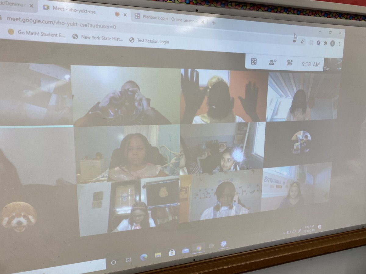 Day 5 of <a href="/redribbonweek/">Red Ribbon</a> “fall into a good crowd” by wearing fall clothes or “scare away the bad decisions” by wearing a costume <a href="/WHGWashington/">WHGW</a>