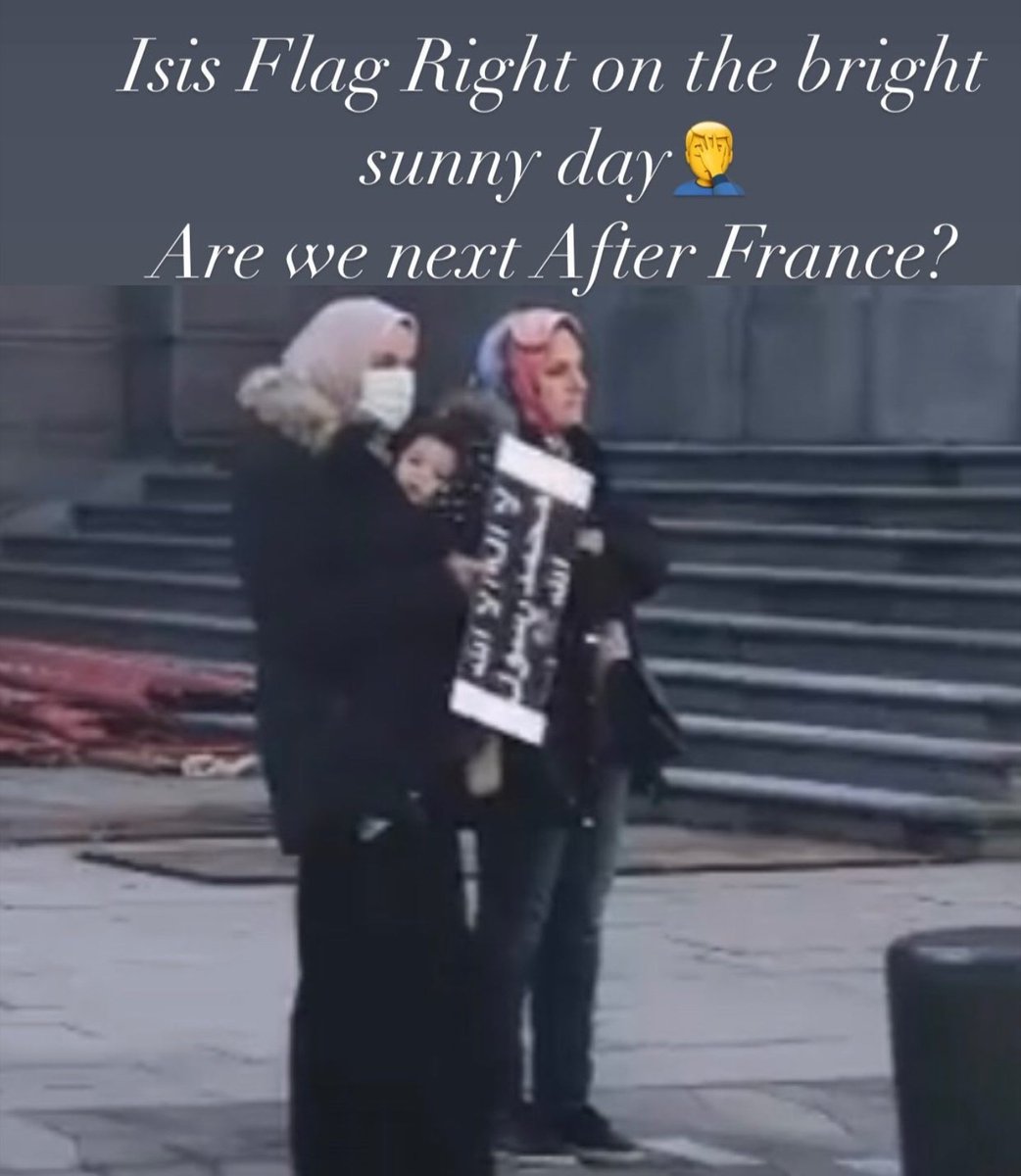 lionsun2541's tweet image. تظاهرات مسلمانان در ونکوور کانادا و حمل پرچم داعش توسط یک کشتزار بانوی جهادی.
#islamophobiaisntreal
#ISISTerrorists 
#NiceTerrorAttack