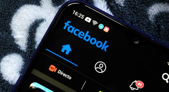 #Innovación | #Facebook prueba públicamente el modo oscuro en su App para Android https://t.co/hiRnXiQhE8 https://t.co/6pGGYpr4N5