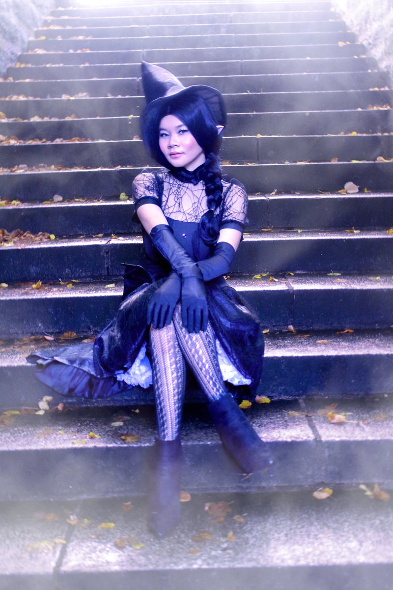 squidlyuwu's tweet photo. #31daysofcosplay 
.
Day 30: Vex'ahlia 
.
I've been wanting to costest Vex'ahlia for a while now and Halloween was the perfect excuse. I'm pretty happy with the result!
.
Wig: @ArdaWigs
.
#criticalrolecosplay #vexcosplay #vexahliacosplay @CriticalRole
@LauraBaileyVO https://t.co/bSohhYihLw