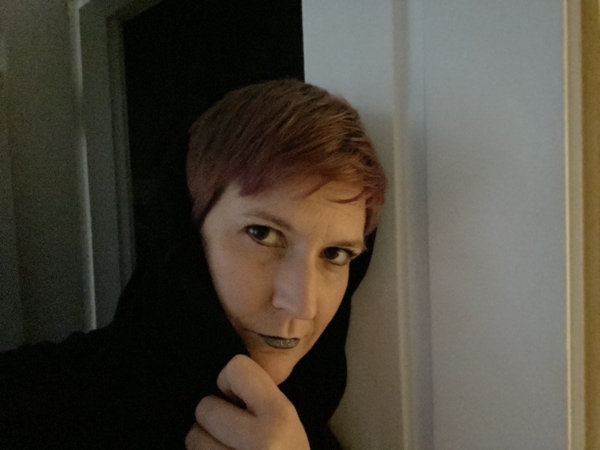 jenfreymond's tweet photo. For you ⁦@Ben_Etc⁩! #vampirefriday https://t.co/IF8qSfkaHN