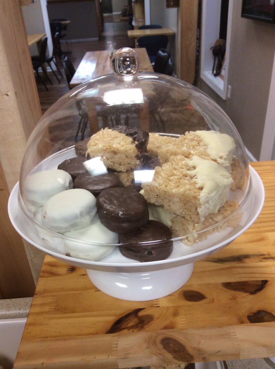 StraightFromTex's tweet photo. Come out tonight and have a delicious treat with some hot coco!! https://t.co/ztz36JgyBg