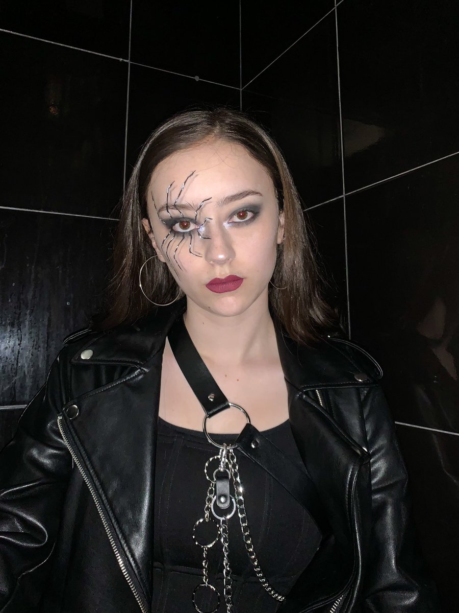 valegard's tweet photo. Halloween forever bitch 🕷💀 https://t.co/N8ruEv6CKn