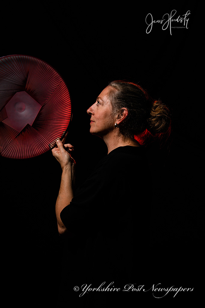 snapperjim's tweet image. Great to get this weekend @yorkshirepost #Magazine cover from #contemporary #glassmakers @gilliesjones #GilliesJonesGlass #mastercraftsman true #artist at work #glassblowing @IanDayPix @MarisaCashill @BondChris73 @mikegauntdesign @JayMitchinson #picoftheday #photography #Lighting